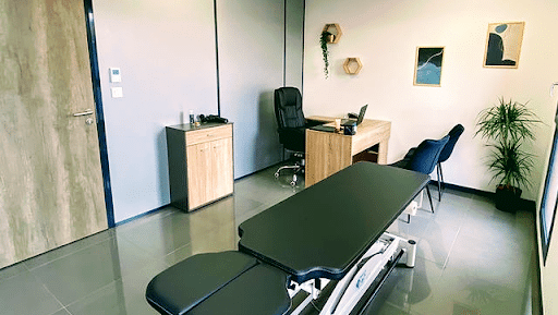 Soulagement du corps et bien-être holistique grâce à l'ostéopathie experte.