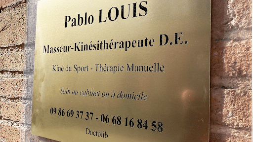 Récupération rapide avec kinésithérapie et massage sportif revitalisant