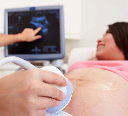 Maternité sereine et diagnostics précis pour un avenir radieux à portée de main